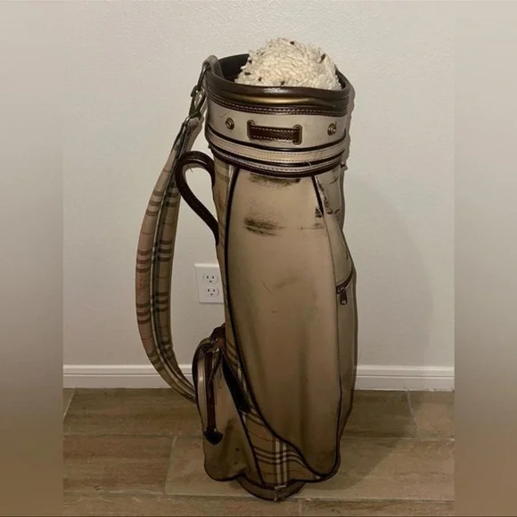 Vintage Burberrys Leather Golf Bag. - Picture 4 of 11